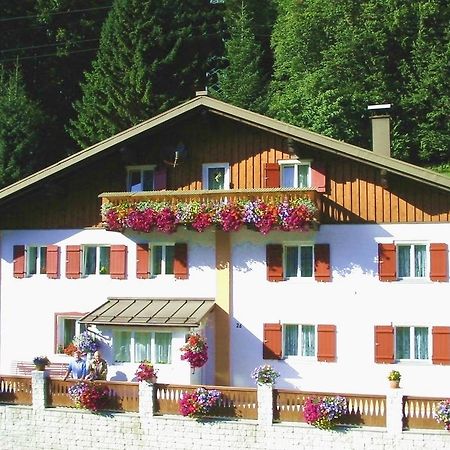 Haus Jochum Bed & Breakfast Langen am Arlberg ภายนอก รูปภาพ